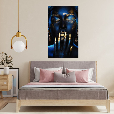 Obraz na plátně Posing Woman Golden Fingers Art 80x120 cm